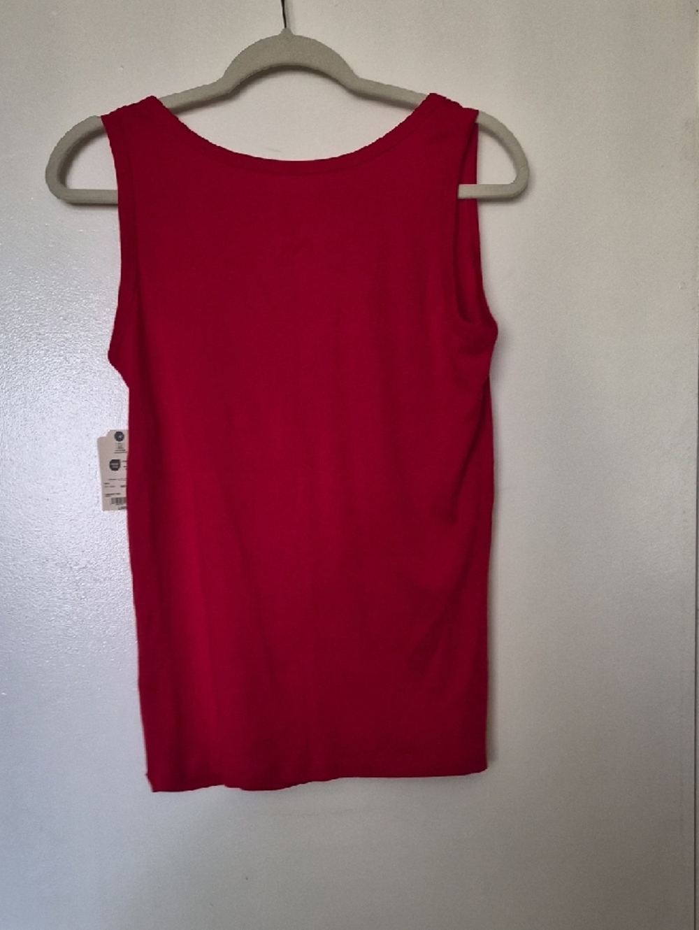 St. John's Bay Red Scoop Neck Tank Top - Picture 3 of 3